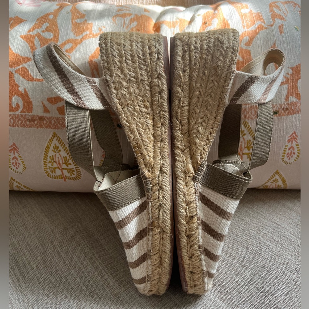 Toni Pons Origens Tarbes Neutral Striped
Espadrilles. Women’s Size 39 (U.S. 8). - Picture 4 of 9